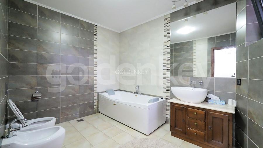 Vedere parc | Apartament spatios cu 4 camere, 3 bai | 240mpc - 13