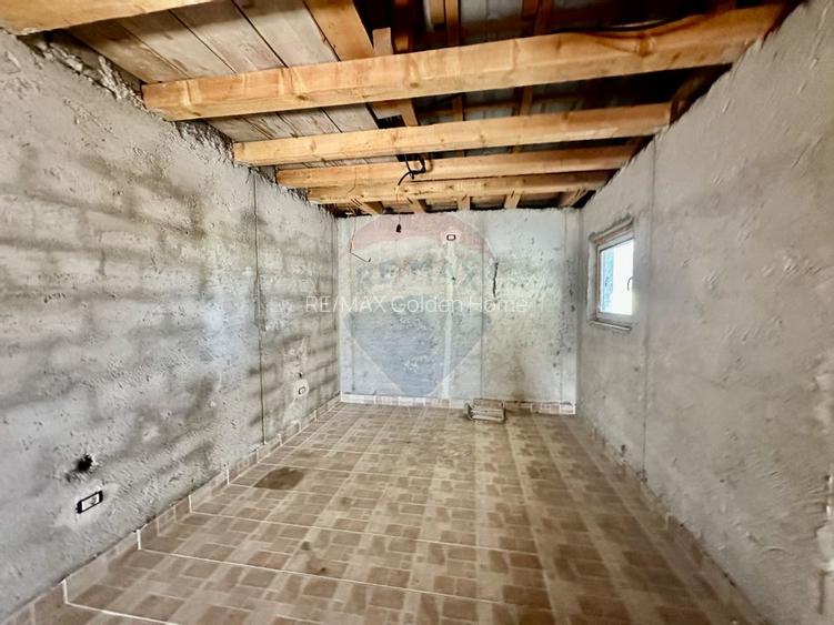 Casa sau Spatiu Dumbraveni langa DN E85 - 10