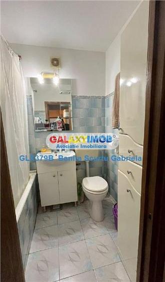 Vanzare apart de 2 camere ,decomandat  etaj 3, ZONA OZANA - 7