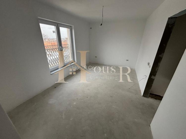 Casa la asfalt. Toate utilitatile. Posibilitate de personalizare - 10