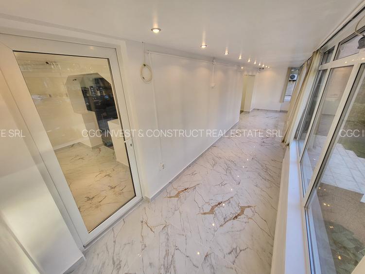 Spatiu de Birouri-Acces pietonal-Spitalul Judetean-5 Camere-Vitrina 12 M- 131 MP - 4