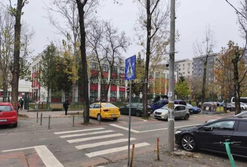 Metrou 1 Decembrie 1918, 3 cam, et. 1/4, bloc reabilitat - 7