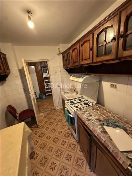 3 camere decomandate cu centrala etaj 1 - 2