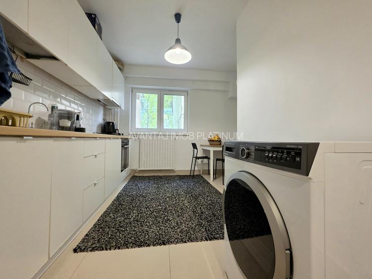 Calea Vacaresti - Parc Tineretului (Lumea Copiilor), bloc 1988 - 15