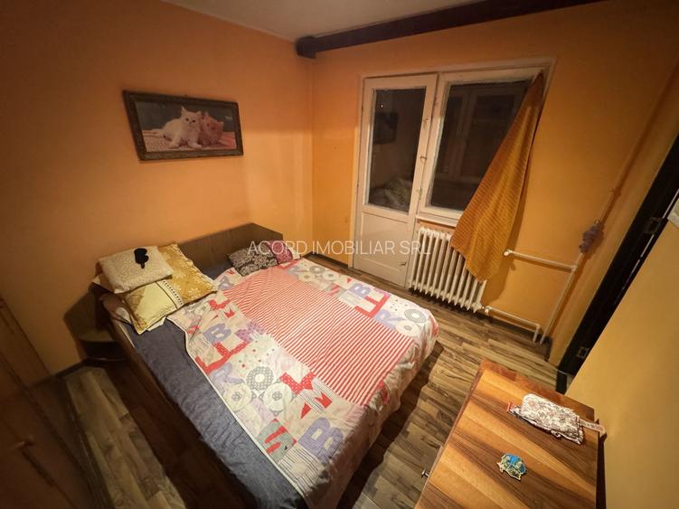 Apartament 2 camere zona Km 4 5 - 3