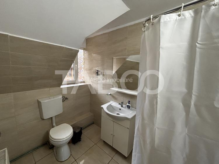 Casa de inchiriat 5 camere  ideala pentru muncitori prima afisare - 24