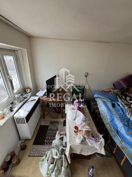 Casă de vânzare în Călanul Mic –  2 clădiri, curte, grădină, garaj - 6