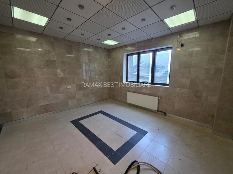 B-ul Magheru, 10 minute metrou Piata Romana, in blocul cu cinema Patria - 10