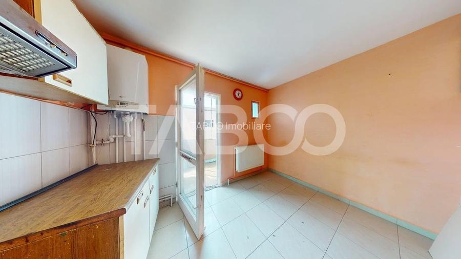 Apartament decomandat 50 mpu etaj 1 balcon pivnita Strand - 2