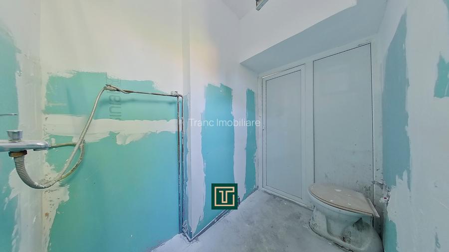 Apartament cu potential cu 2 camere la curte comuna in Centru - 6