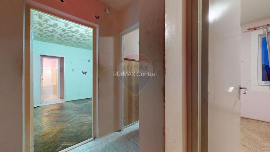 Apartament 3 camere de vânzare, necesită renovare, Săcele - 4