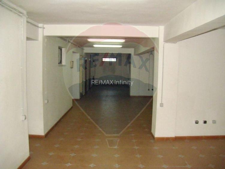 Locatie unica, hala cu zona administrativa, curte generoasa 4000mp - 11