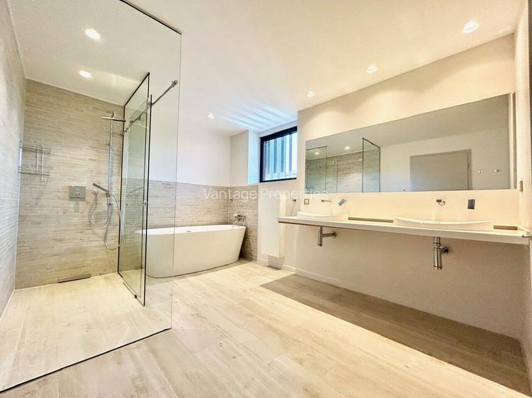 Villa with modern architecture, heated pool, 1000sqm yard, Iancu Nicolae area - 14