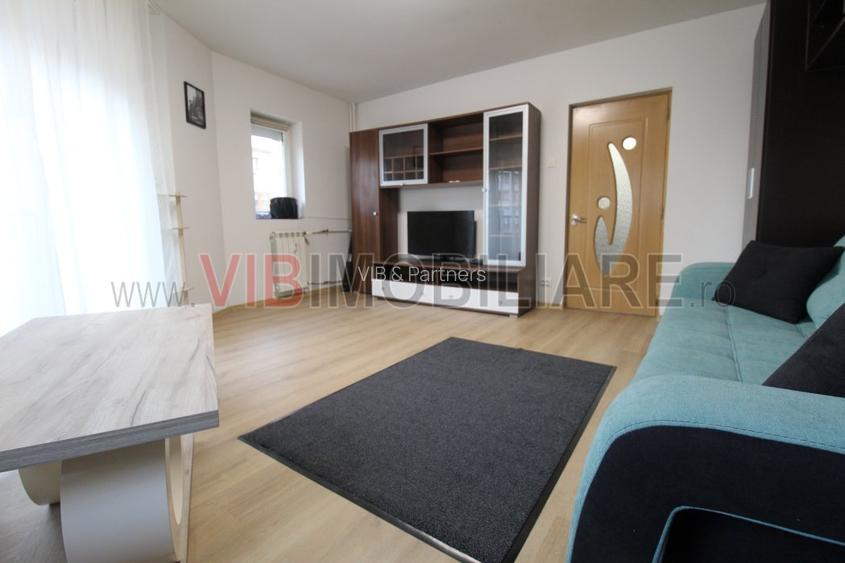 Decebal - Piata Alba Iulia - vedere bulevard - bloc mixt - 2 balcoane - 4