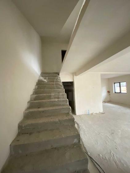 Duplex cu terasa circulara zona Sub Cetate