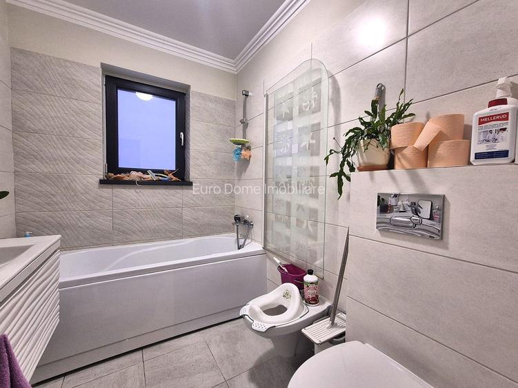 Zona Coresi, 2 camere ,59 mp,  cu grădină proprie și  loc de parcare. - 5