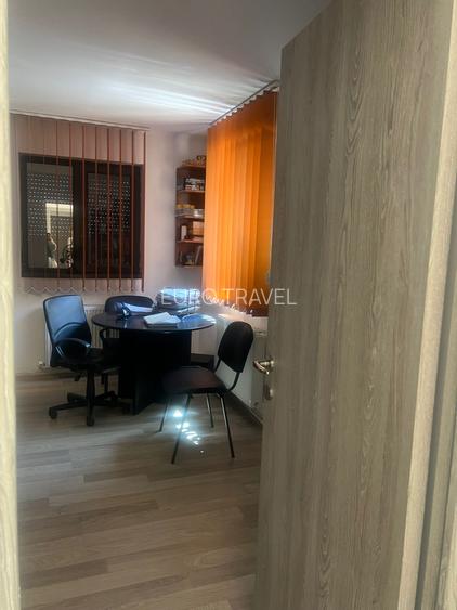 Casa la sol, renovata ,caramida, pentru locuit sau spatiu birouri, zona  buna - 15