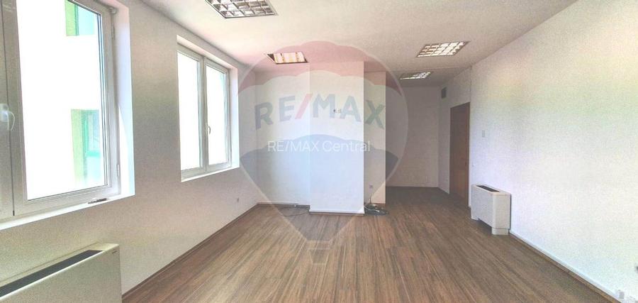 Birou de închiriat în Brașov zona centrală în clădire de birouri - 7