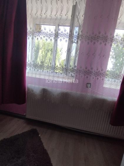 De vânzare Două Case în aceeași curte ! Preț negociabil  - 10