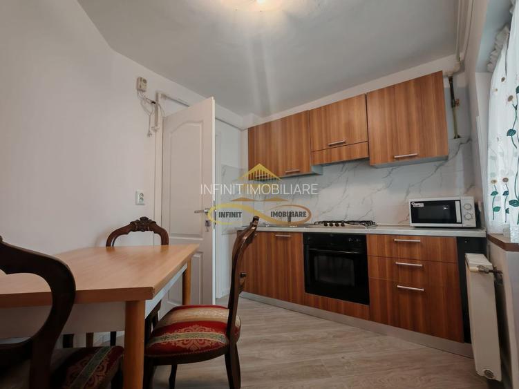 Apartament de inchiriat - 3 camere,  str. Stefan cel Mare - 11