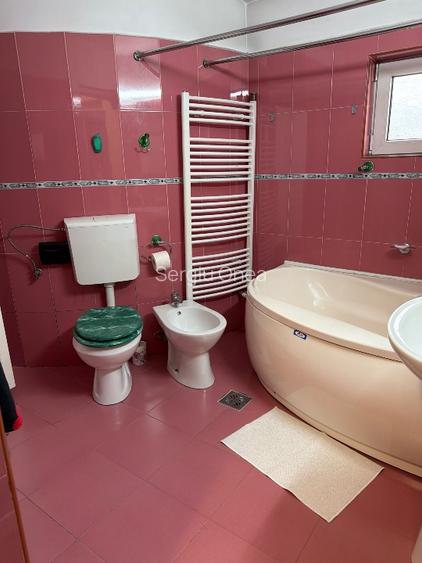Închiriez apartament 3 camere - 4