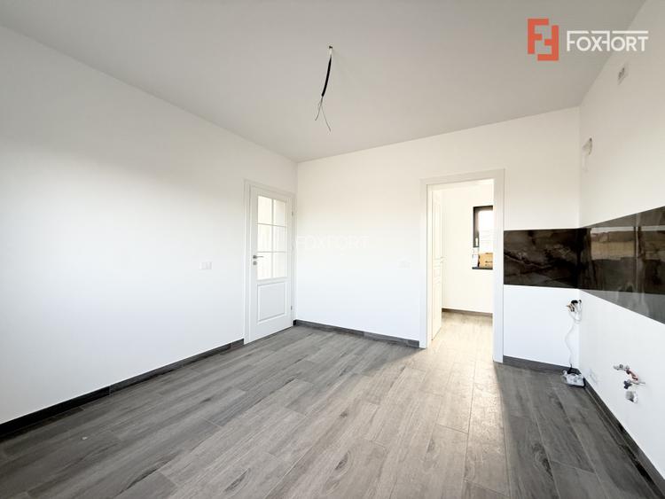 Casa individuala cu 4 camere, situata la drum asfaltat in Sacalaz - 14