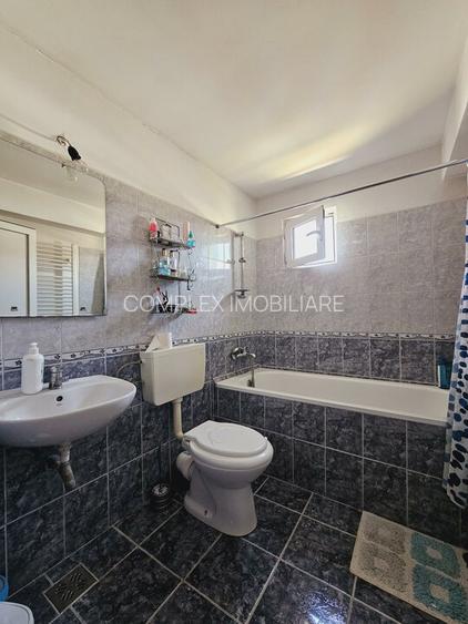 Piata Muncii | 3 minute metrou | Camera la mansarda unei vile pentru o studenta - 8