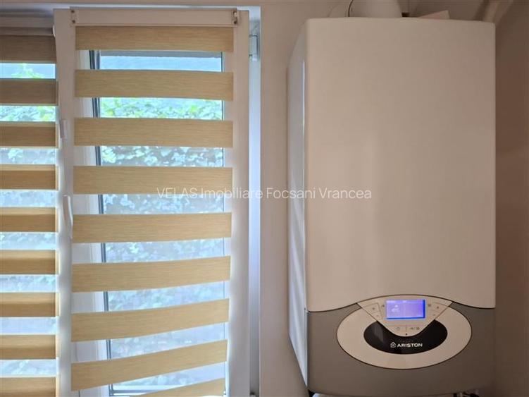 Apartament 2 camere, transformat in 3 camere, parter - 19