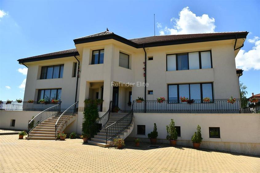 Vanzare vila lux D+P+E teren 3718 mp | piscina interioara si exterioara | Baneas - 2