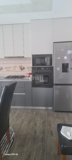 Casa de vanzare  3 camere - 5