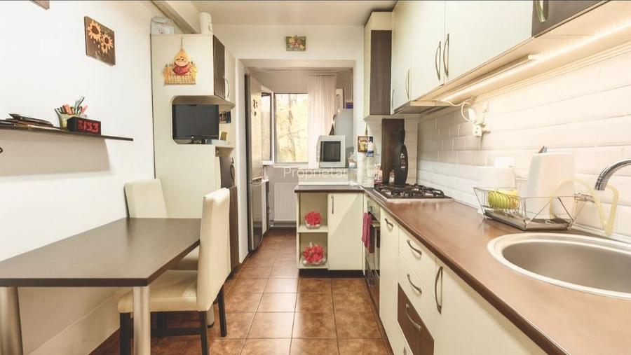 Particular, vând  apart. 3 camere cu CENTRALA de APARTAMENT, Camil Ressu - 2