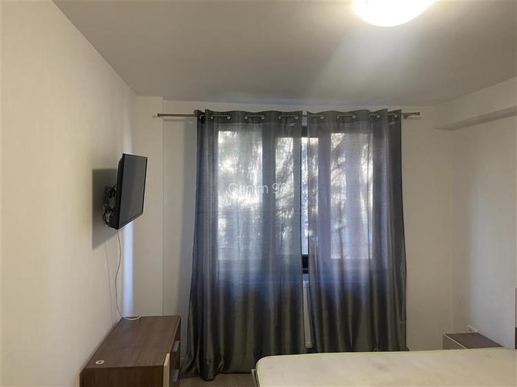 Garsoniera, zona cartier Gara , et 1 4 , imbunatatita , mobilata , centrala term - 8