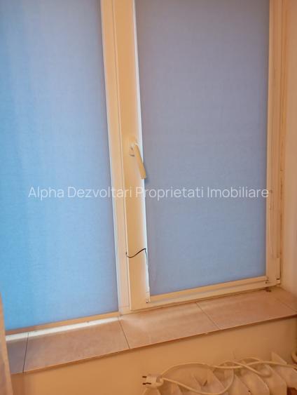 Titan, Piata 1 Decembrie 1918, str. Postavarul - 7