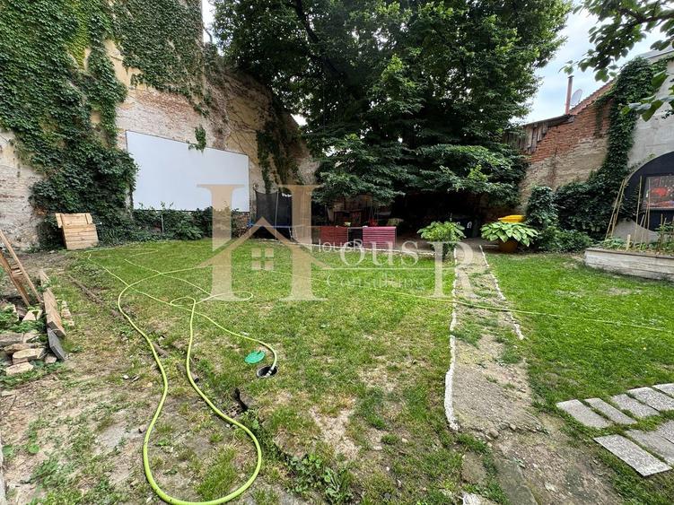 Cladire istorica.Centrala proprie.Curte amenajata cu spatiu verde - 19