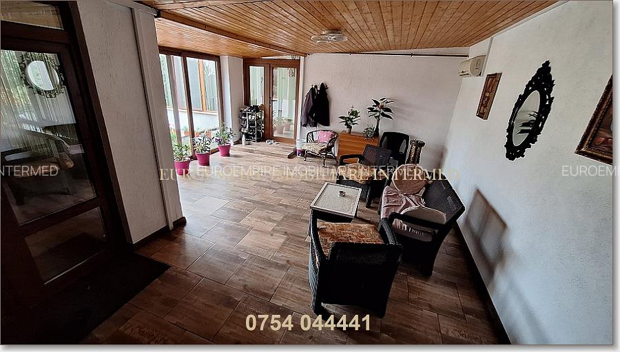 Vila+casa de vanzare zona Km 5 - 20