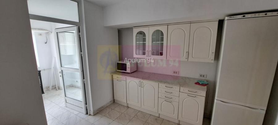 Inchiriere apartament 3(din4)camere pe bd Decebal, metroul M2 - 12