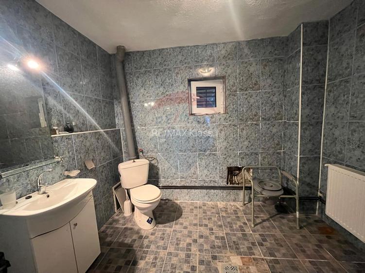 Casa cu 5 camere de vanzare in Priseaca 450 mp teren - 12