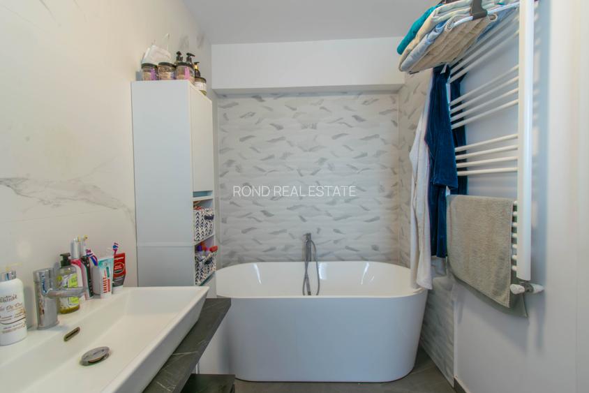 Vilă modernă cu vedere la lac, minicomplex inchis - 28