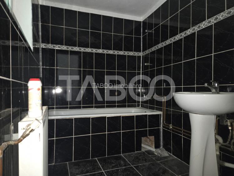 Casa individuala de vanzare 54mpu curte propie 69mp zona Central Sibiu - 8