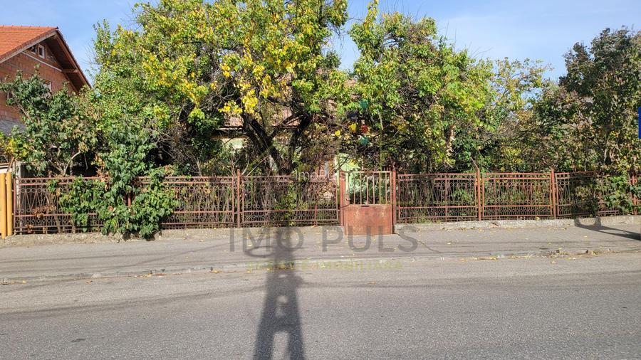 Pentru antreprenorii de servicii. Teren 1842 mp. Comision 0 %. 200 Euro/mp. - 2