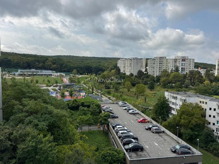 Ap 2 cam  decomandat ,in Manastur, str Mehedinti  - 8