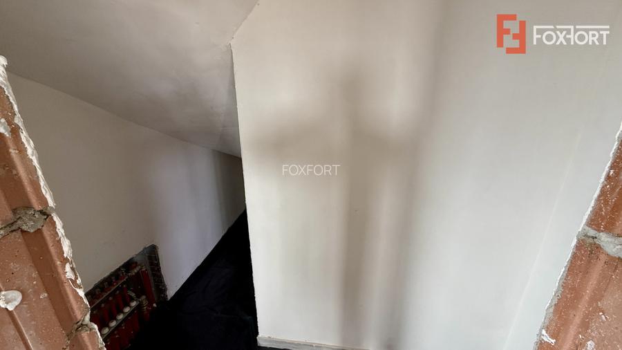 Duplex cu 5 camere de 128 mp utili si teren de 370 mp, zona Giarmata Vii - 18