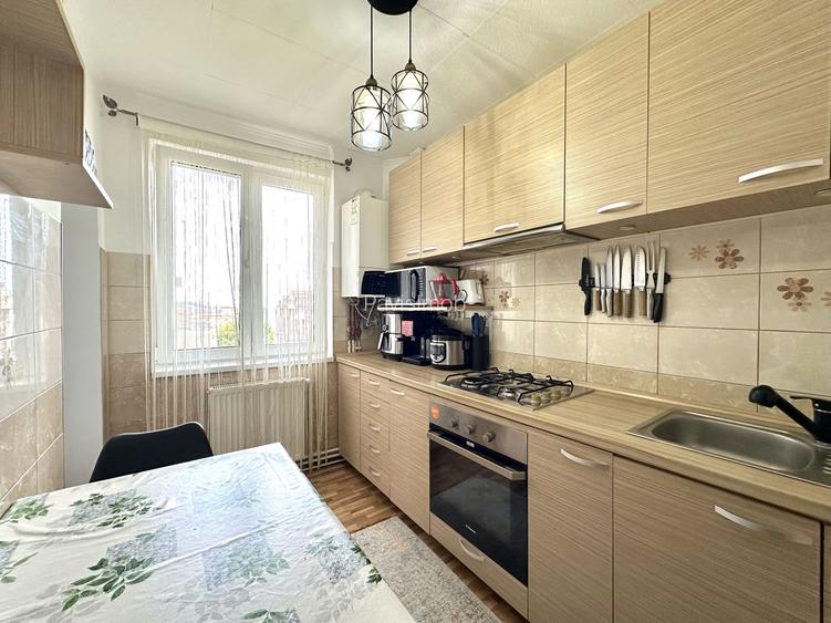 Vânzare apartament 3 camere mobilat,  parcare inclusă , Cartier Noua - 13