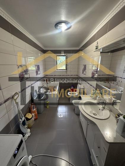 Vila cu 8 camere de vanzare, teren 1580mp, Zona Praid - 36