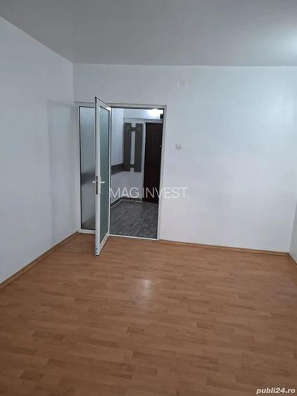 De inchiriat garsoniera pentru birou, bl. A, Tiglina 1, 250 euro - 2