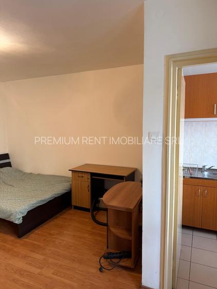 Dristor, garsoniera langa metrou, 320 euro, etaj 1 - 4