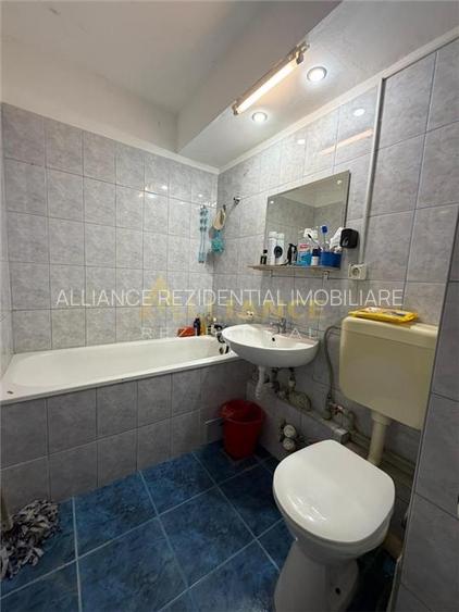 2 CAMERE PIATA RESITA - 19