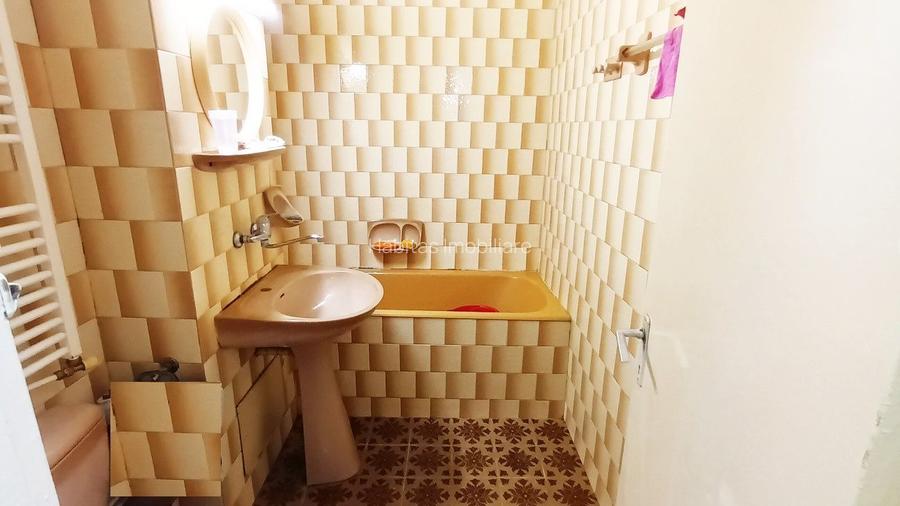 Apartament de 3 camere , 67.5 mp, Parter inalt/4,  str. Lunii- Zorilor - 8