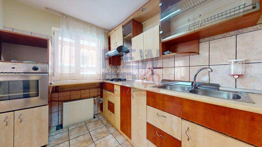 Vila cu 7 camere de inchiriat+ gradina + piscina  Bulevardul Ghencea - 16