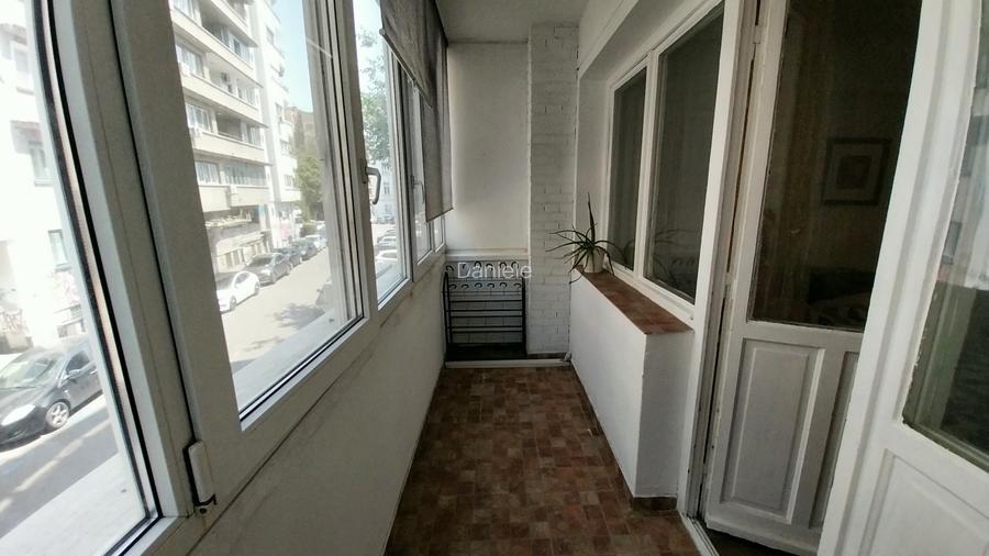 Garsonieră la intrarea parcului Cișmigiu - 16